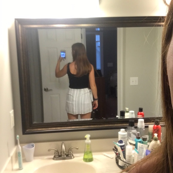 green and white wrap skirt (lined) - Picture 4 of 4